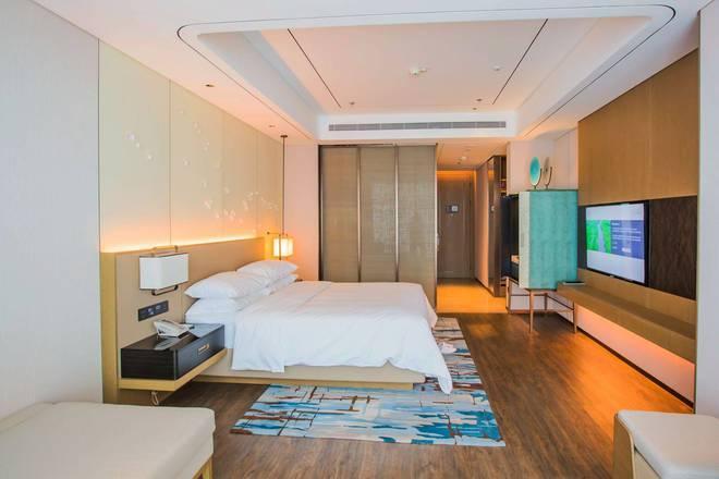 海景房plus沙滩酒店(天天不限量)<双景区Vip通道+自营包场〓青啤Mix餐厅&那香海沙滩&middot;398水上项目&星空烟花秀『388餐&middot;海参鲍鱼&海景自助&九宫格&八仙宴』5A&middot;刘公岛&海洋世界&八仙渡